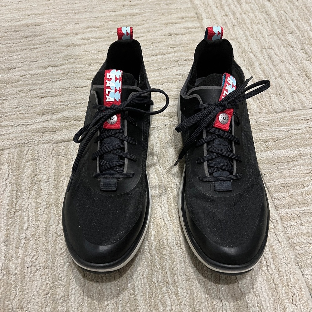 Bala Black and White Sneakers Sleek Modern Design